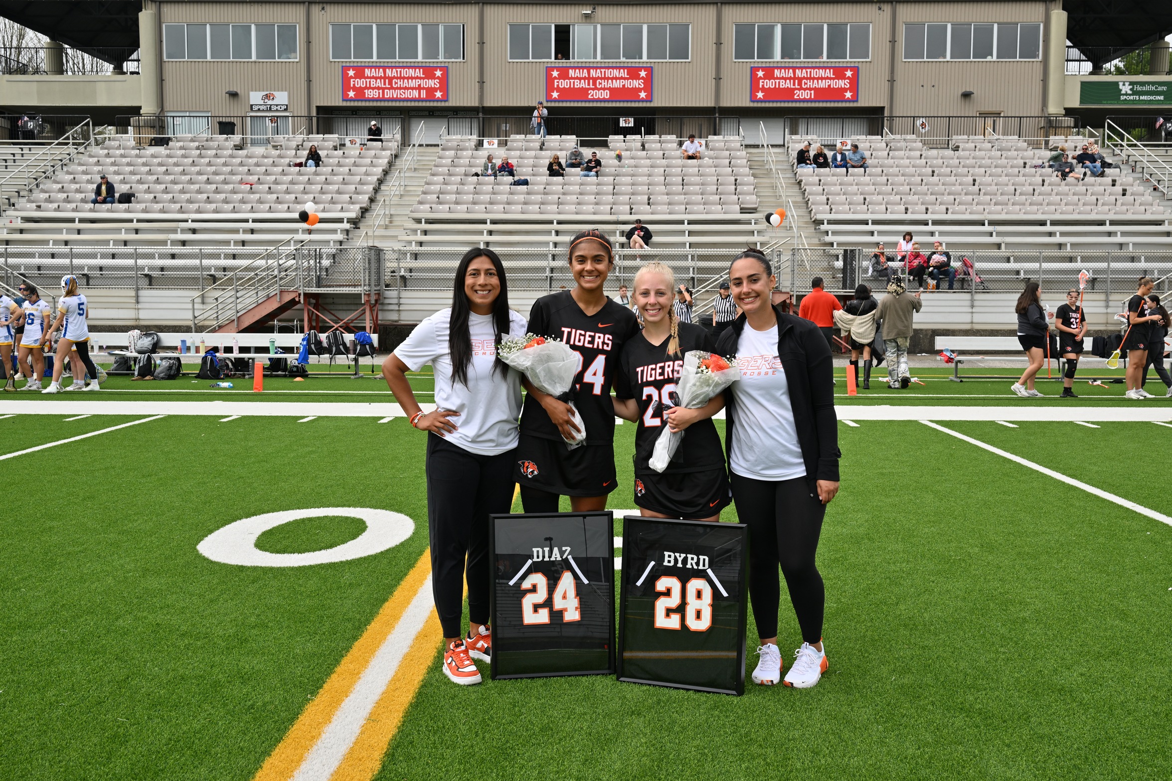 (RV) Bulldogs Outlast (RV) Tigers on Senior Day